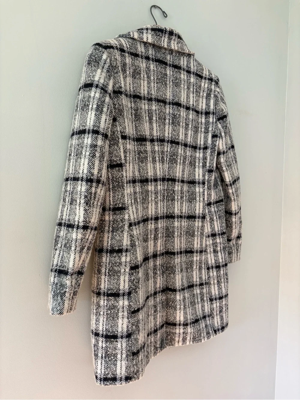 Tahari Black White Plaid Wool Blend Car Coat Jacket Mid Length Size M Medium